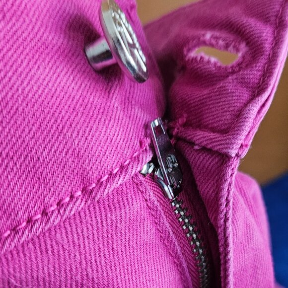 Allen B. by Allen Schwartz Pink Zip-Up Jeans With Silver Tone Buttons - Size 6 - Picture 4 of 16